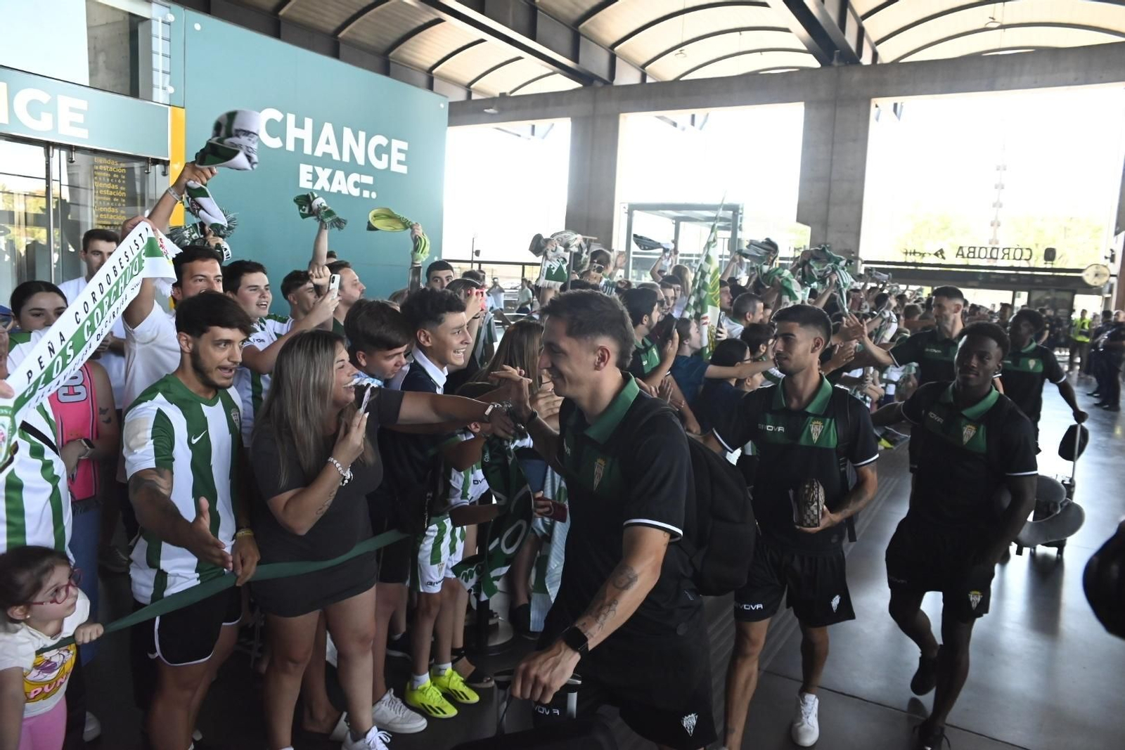 Las mejores fotos de la despedida al Córdoba CF antes de su viaje a Barcelona