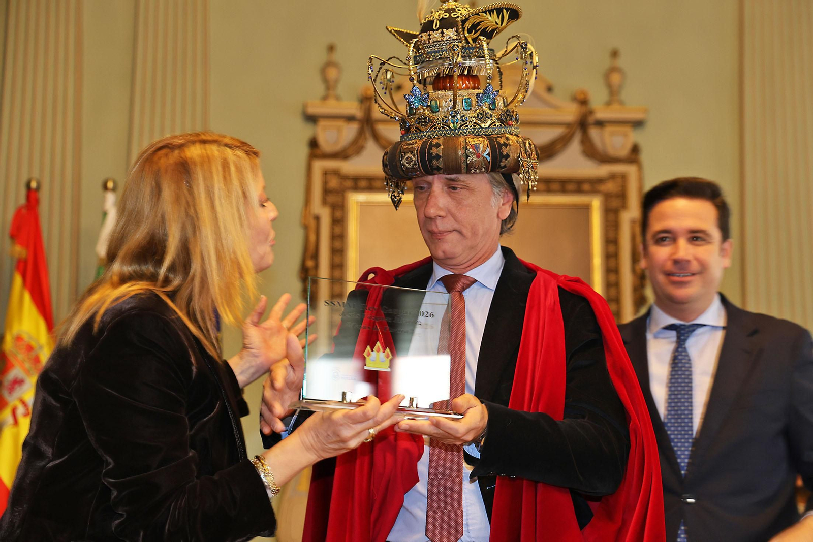 Sus Majestades Los Reyes Magos son coronados en el Ayuntamiento de Huelva