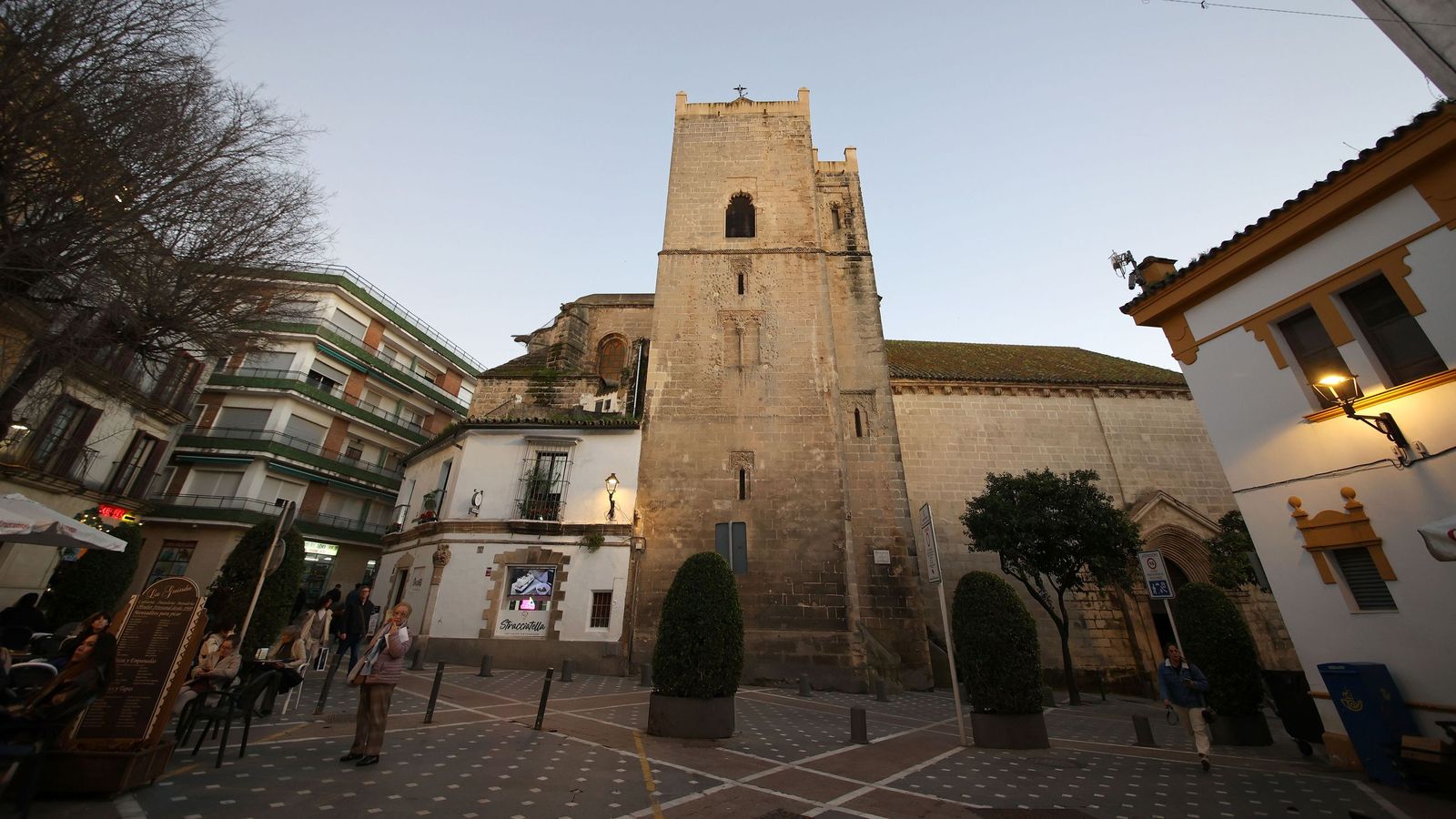 Torre de la Atalaya desde la plaza Plateros.