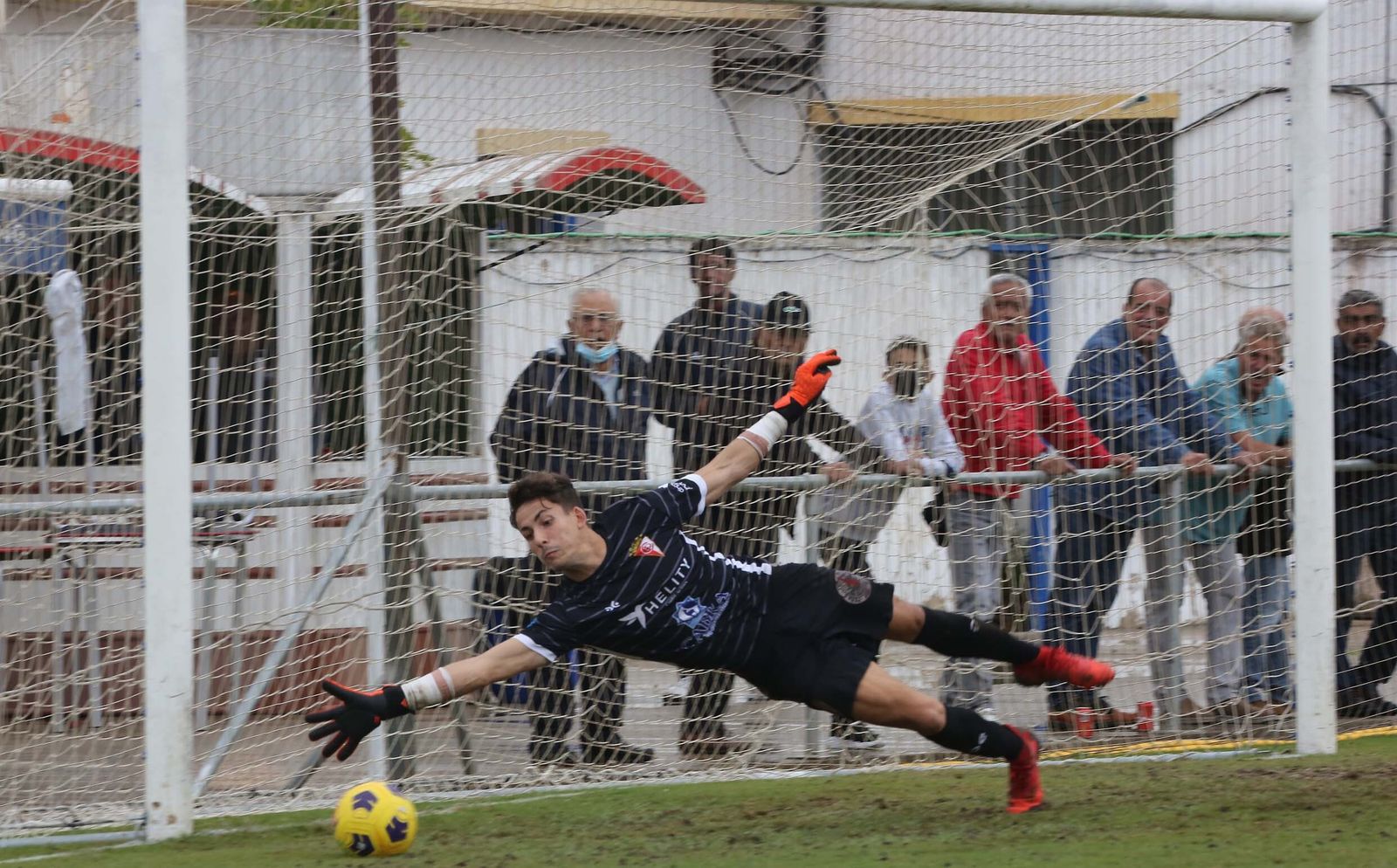 Imágenes del partido Jerez Industrial -Egabrense en el Pedro S. Garrido