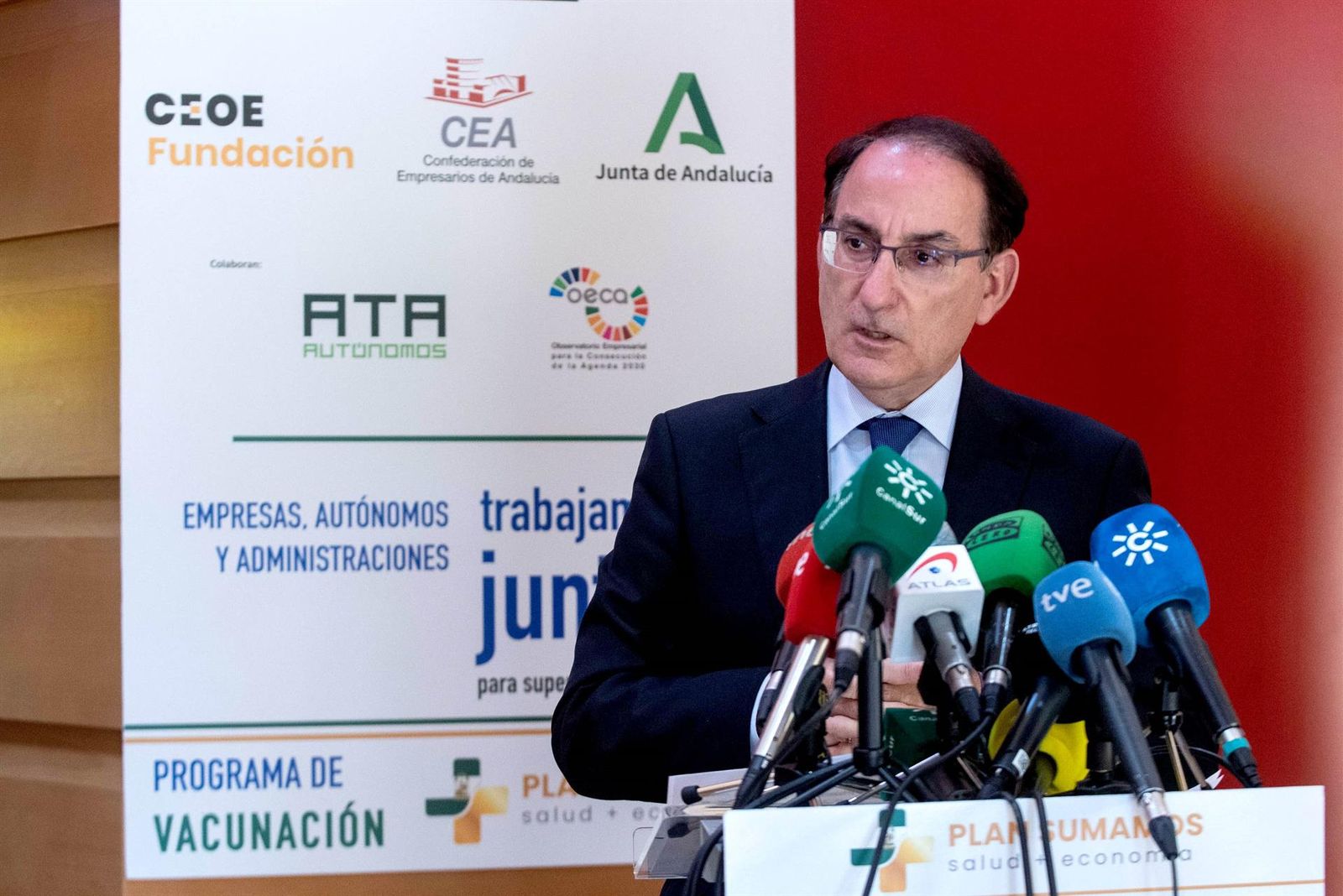 El presidedente de la CEA, Javier González de Lara, en una comparecencia reciente.