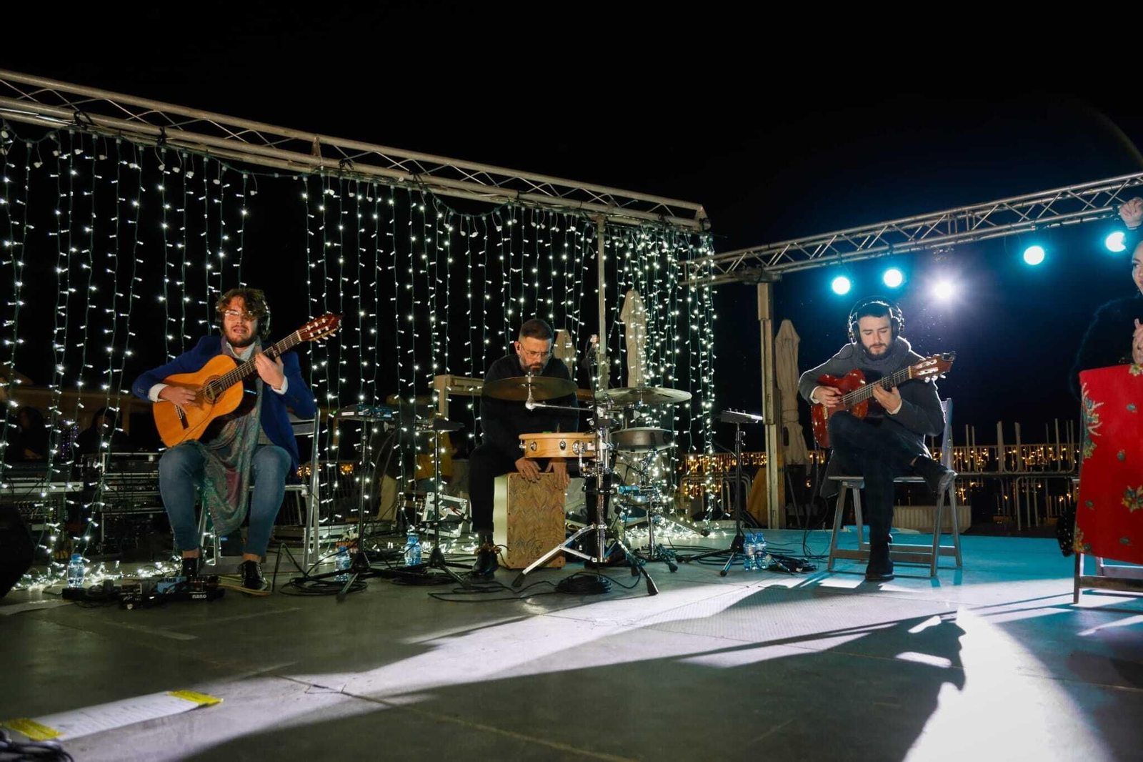 Las mejores imágenes de la iluminación navideña de Mojácar con las luces de Ferrero Rocher