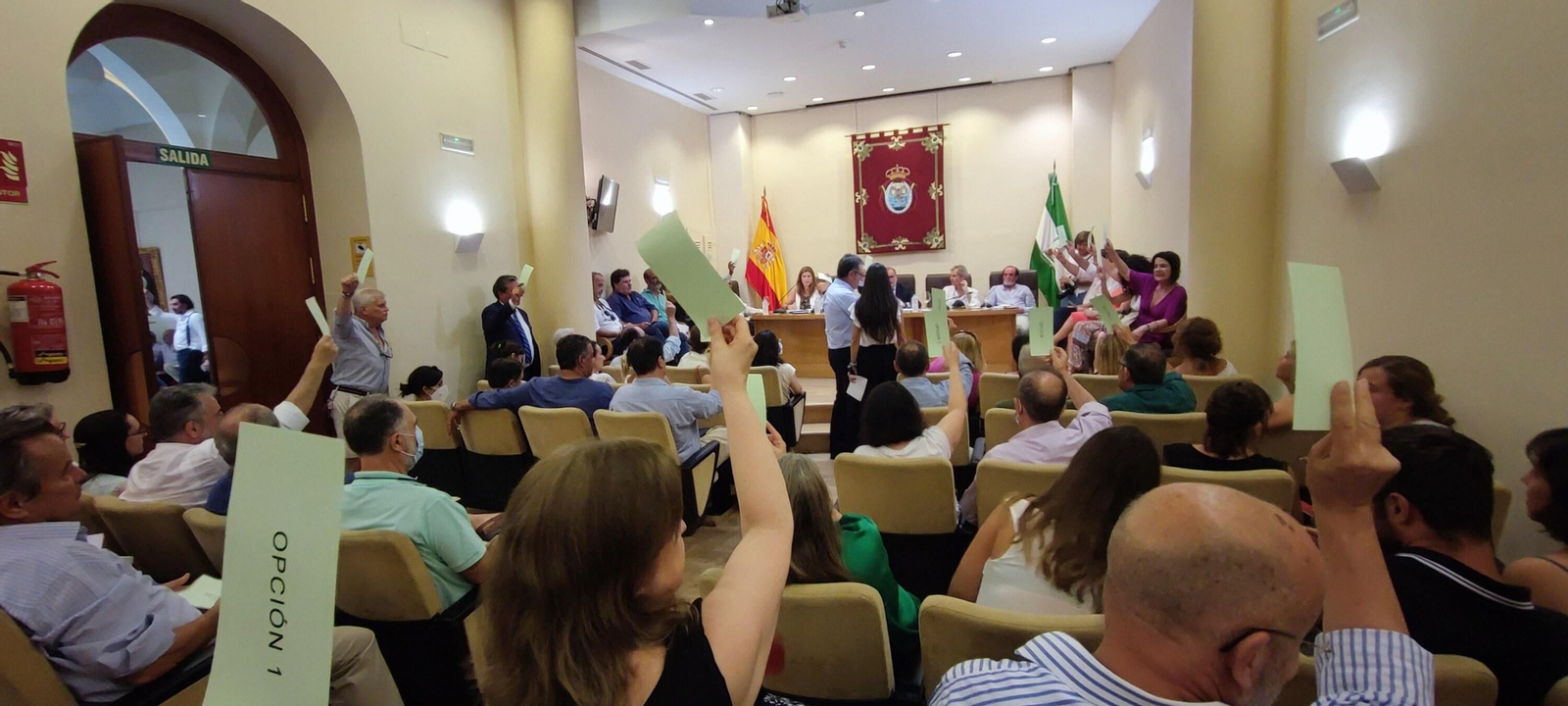 Un momento de la votación en el Colegio de Abogados