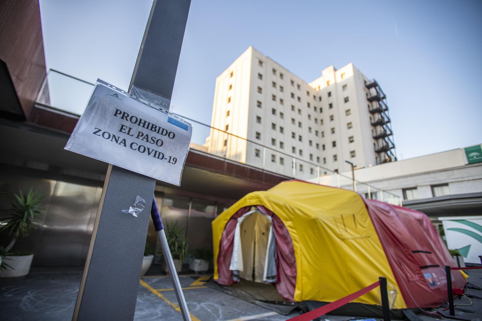 Granada encara las nuevas restricciones de la Junta con 678 nuevos contagios y diez muertos por coronavirus