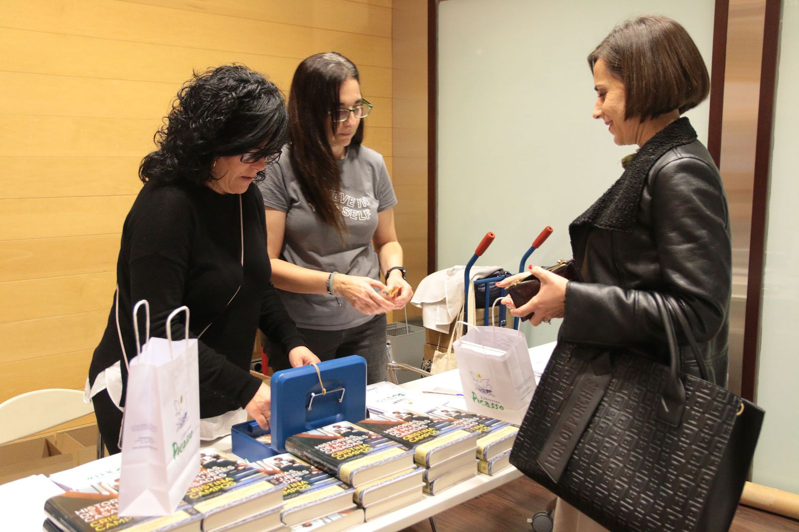 El Diario de los Libros, con Cristina Campos y su novela 'Historias de mujeres casadas'