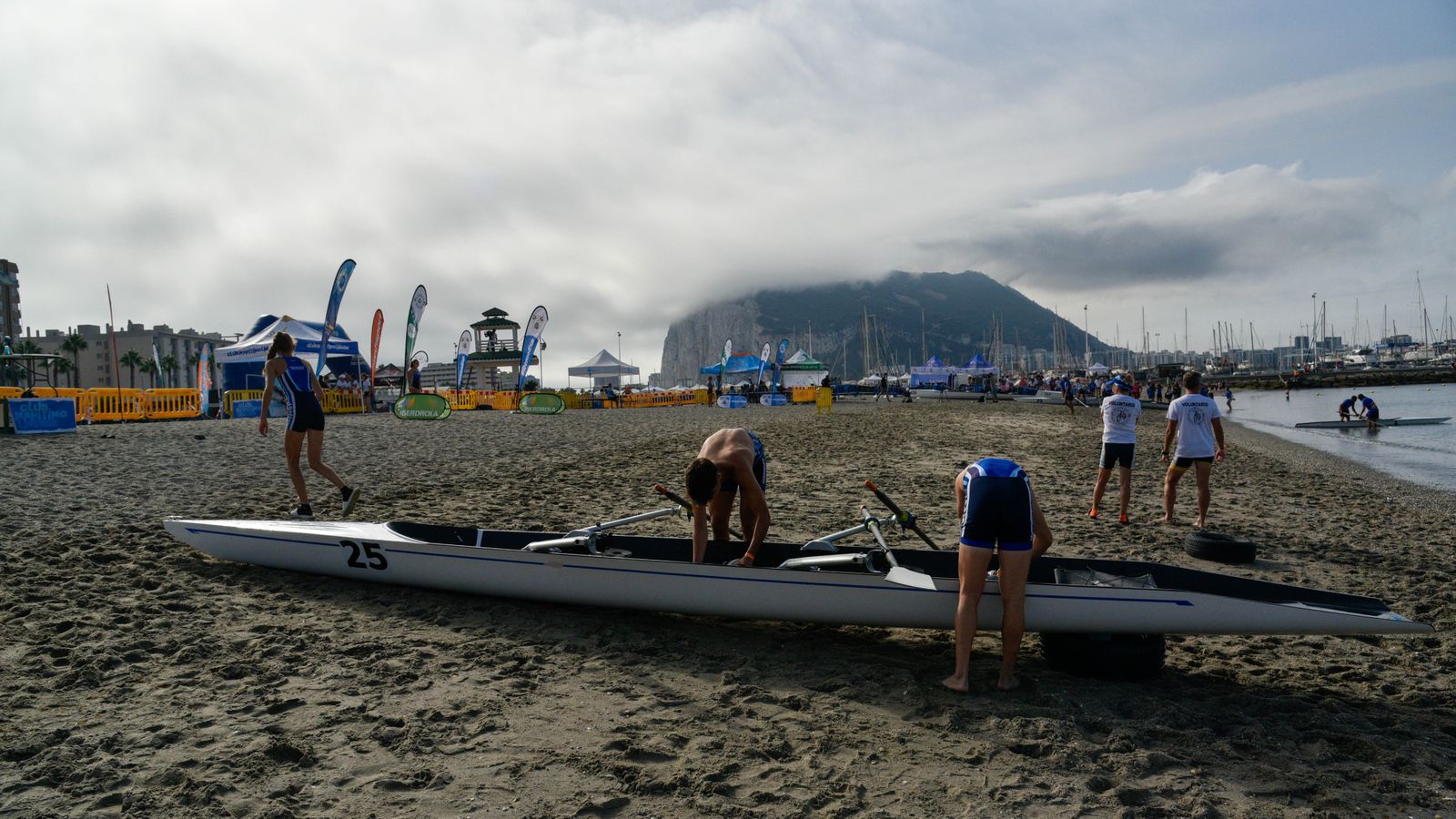 La segunda jornada del Campeonato de España de remo beach-sprint de La Línea, en imágenes