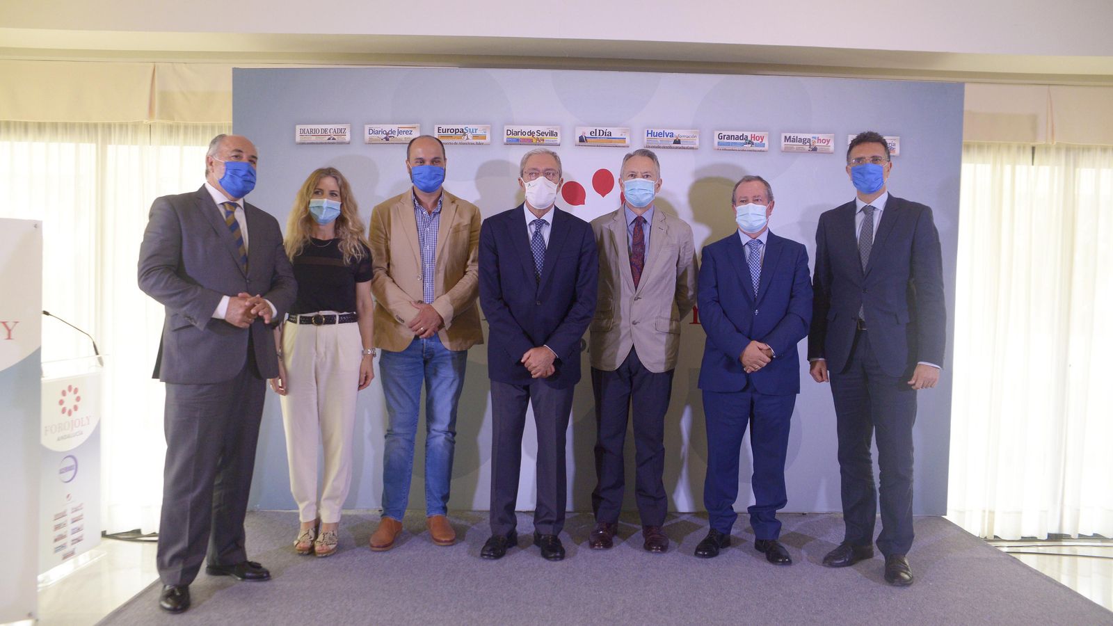 Foto de familia en el Foro Joly con Rogelio Velasco