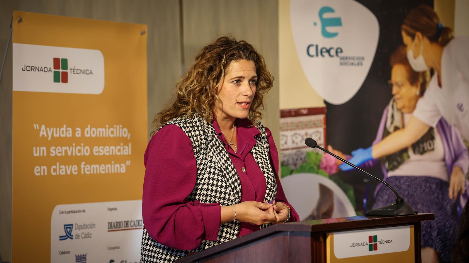 'Ayuda a domicilio, un trabajo esencial en clave femenina'