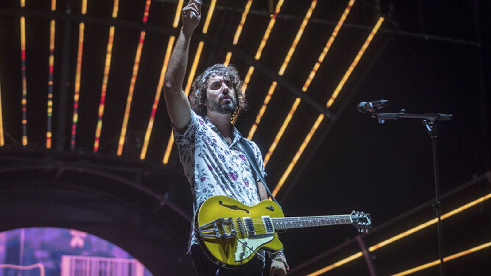 Mikel Izal durante un concierto.