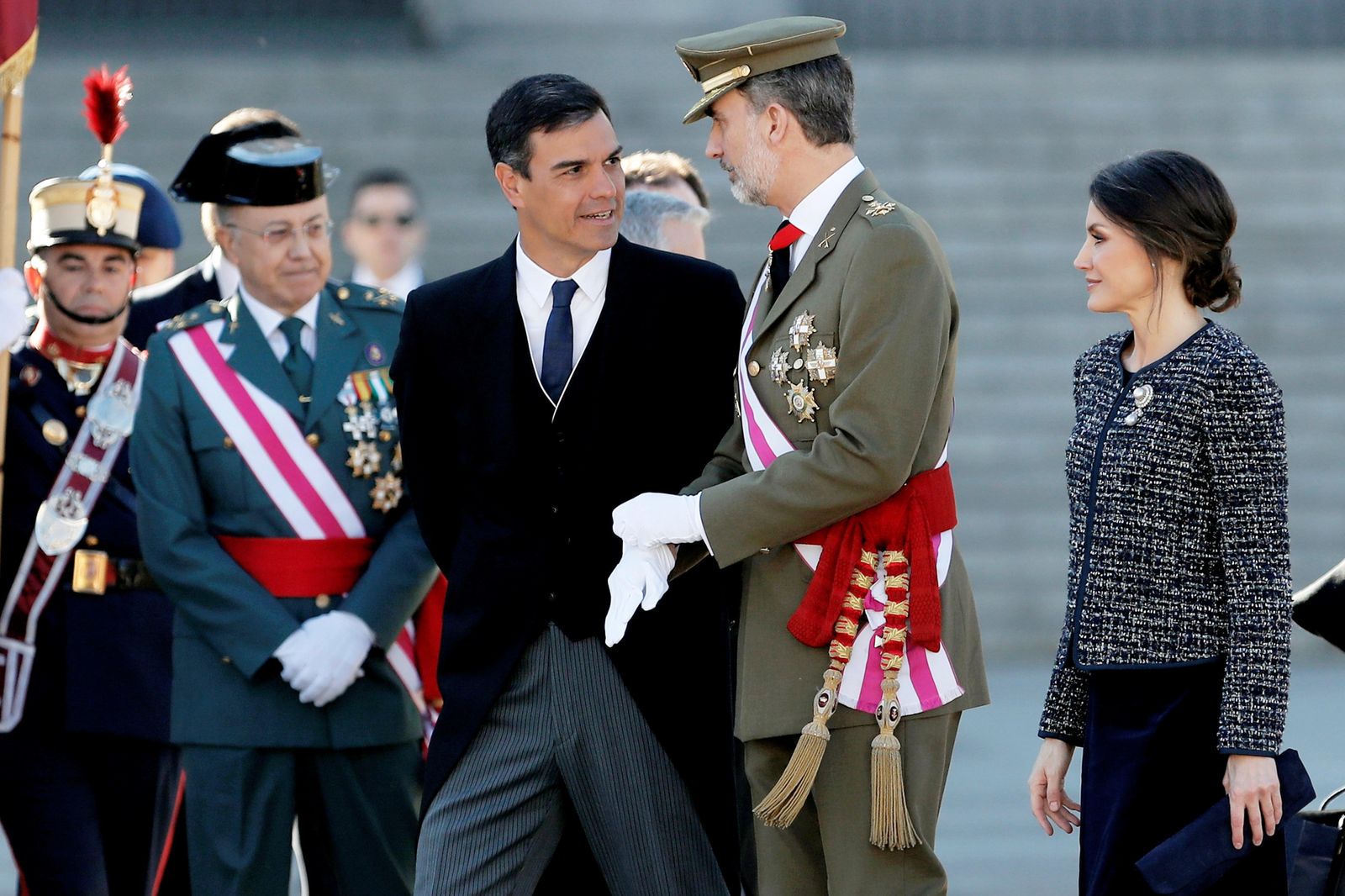 Felipe  VI, la Reina Letizia y el presidente del Gobierno Pedro Sánchez, durante la Pascua  Militar de 2020.