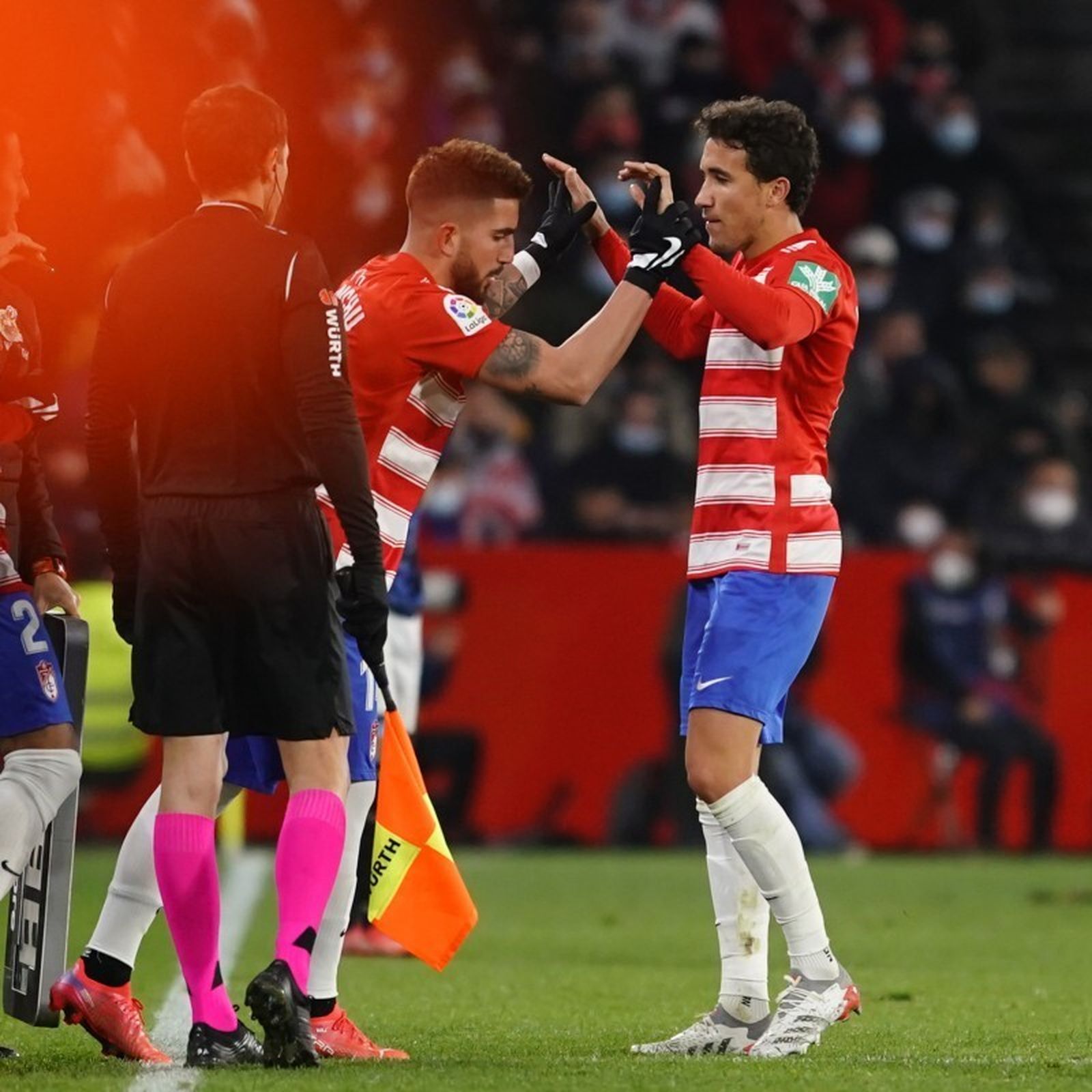 Luis Milla es reemplazado por Monchu en el choque ante el Alavés