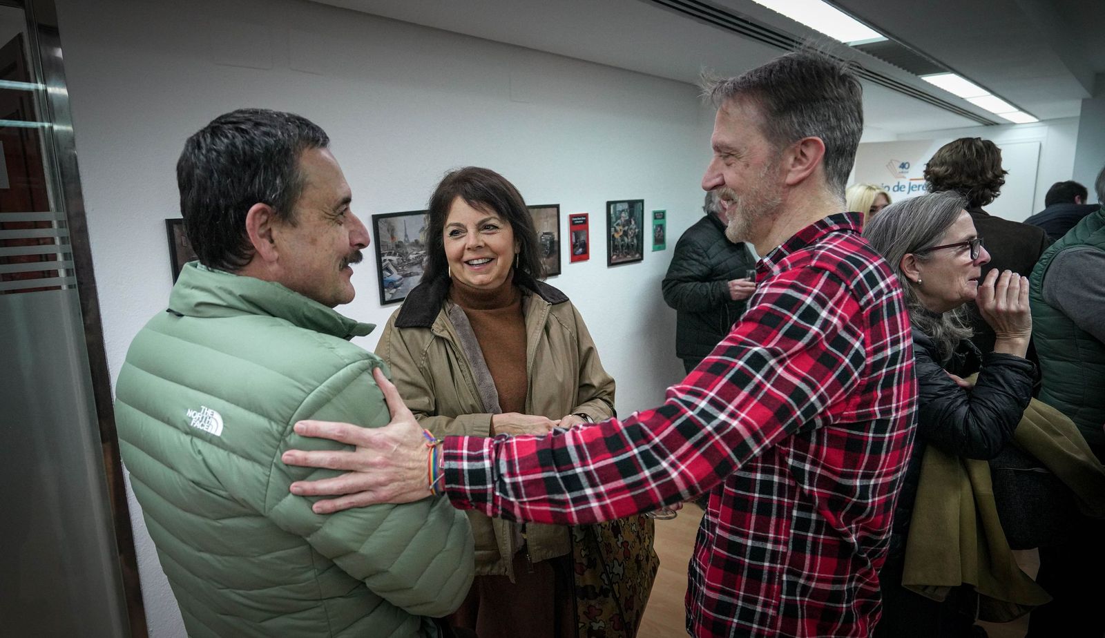 Imágenes de la inauguración de la exposición de Manuel del Valle en la sala ArteaDiario
