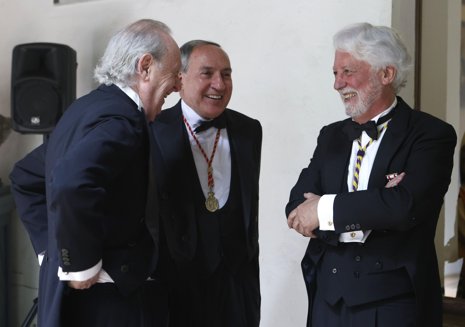 Las imágenes del ingreso de Alfonso Guerra en la Academia de Buenas Letras