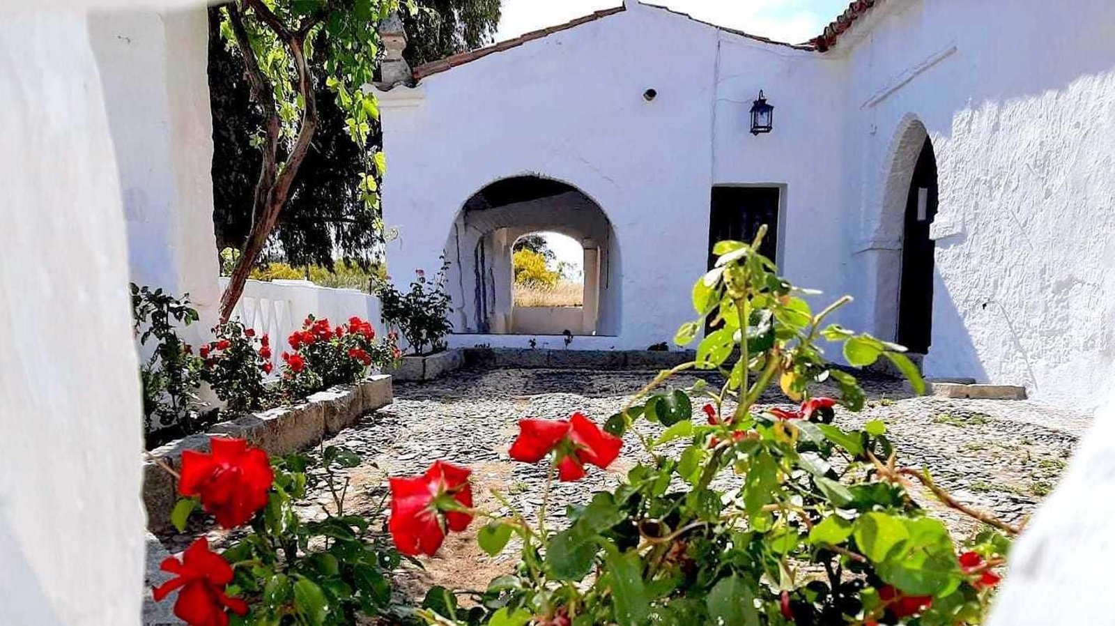 Descubre la ermita "oculta" junto al yacimiento romano más espectacular de Huelva Descubre la ermita "oculta" junto al yacimiento romano más espectacular de Huelva