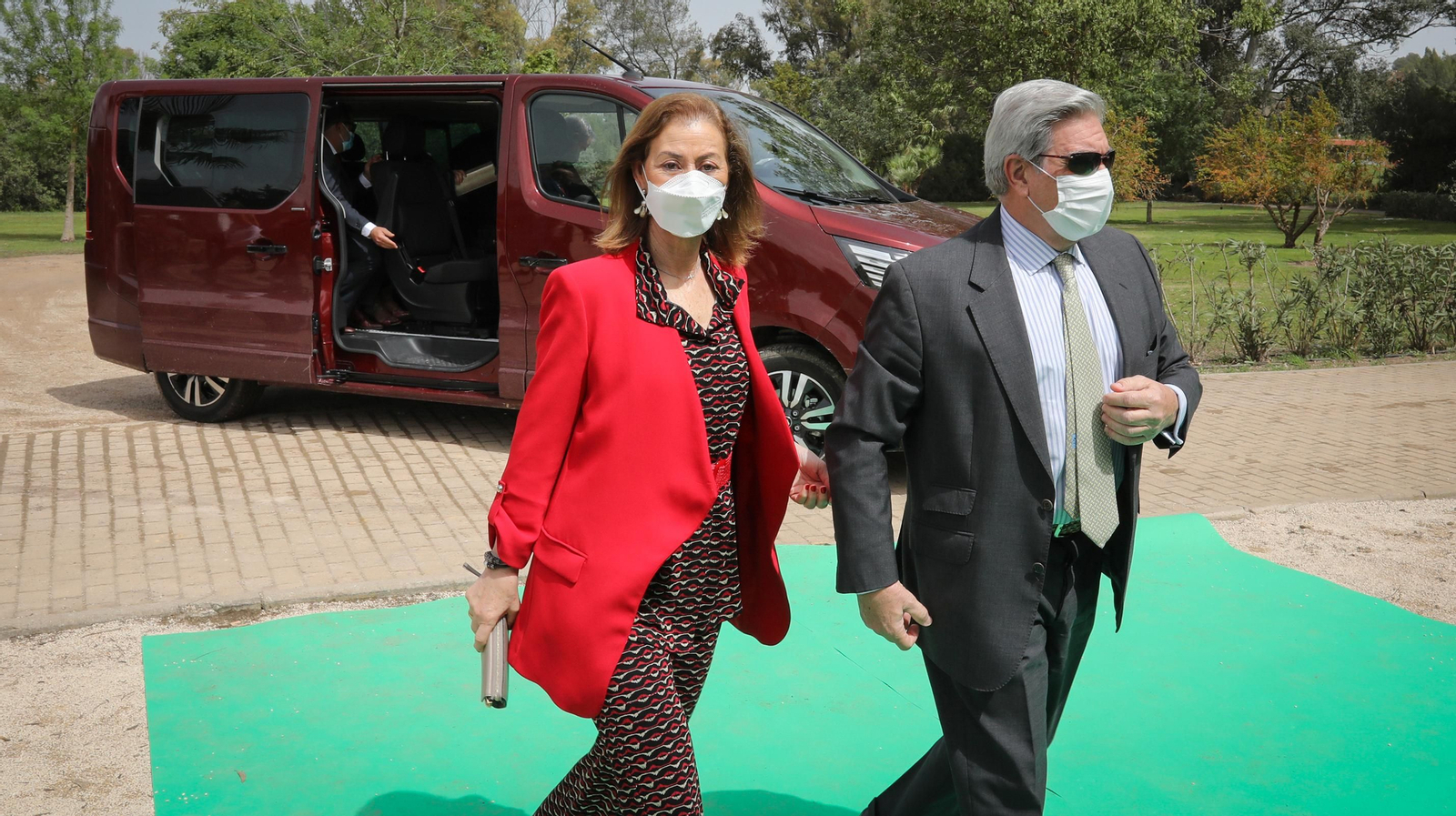 Artistas, políticos y empresarios en el bautizo de los nietos de José Luis López en Jerez