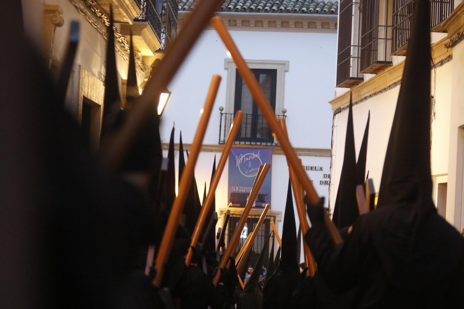 Lunes Santo en Córdoba: Las imágenes de la salida de la hermandad del Vía Crucis
