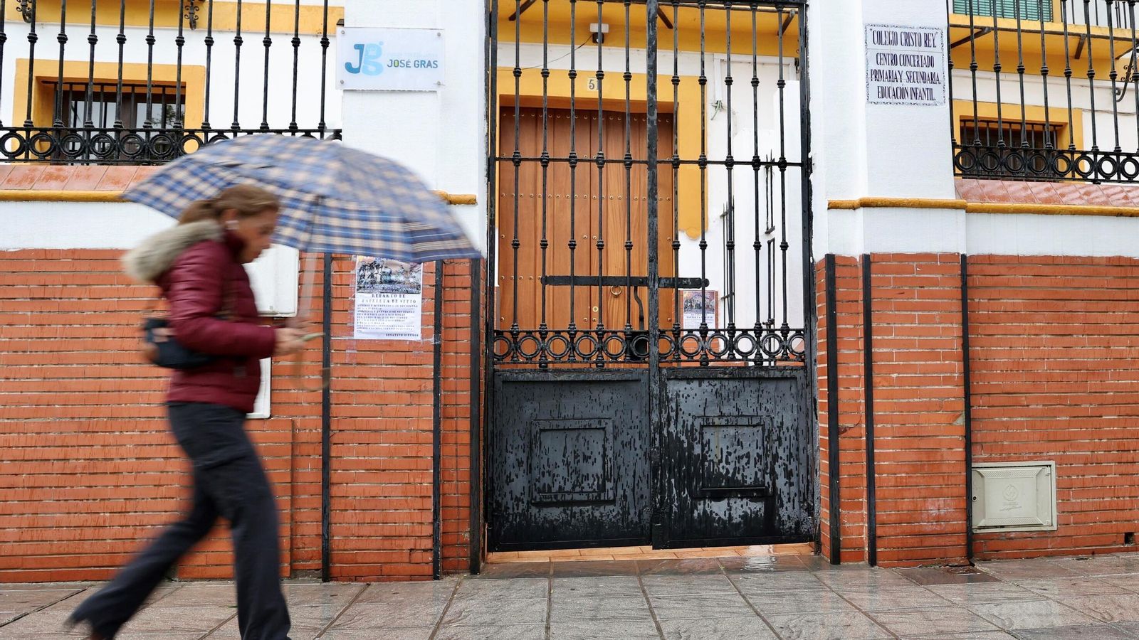 Las fotos de los colegios cerrados en Sevilla por la DANA