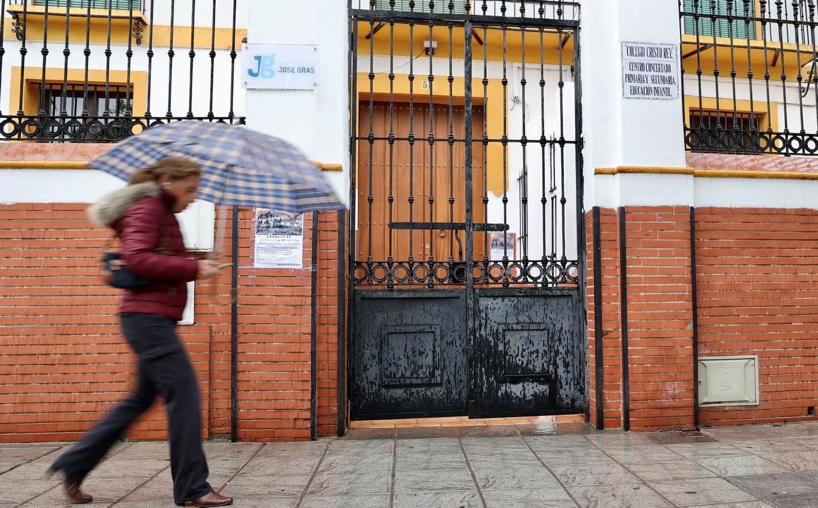 Las fotos de los colegios cerrados en Sevilla por la DANA
