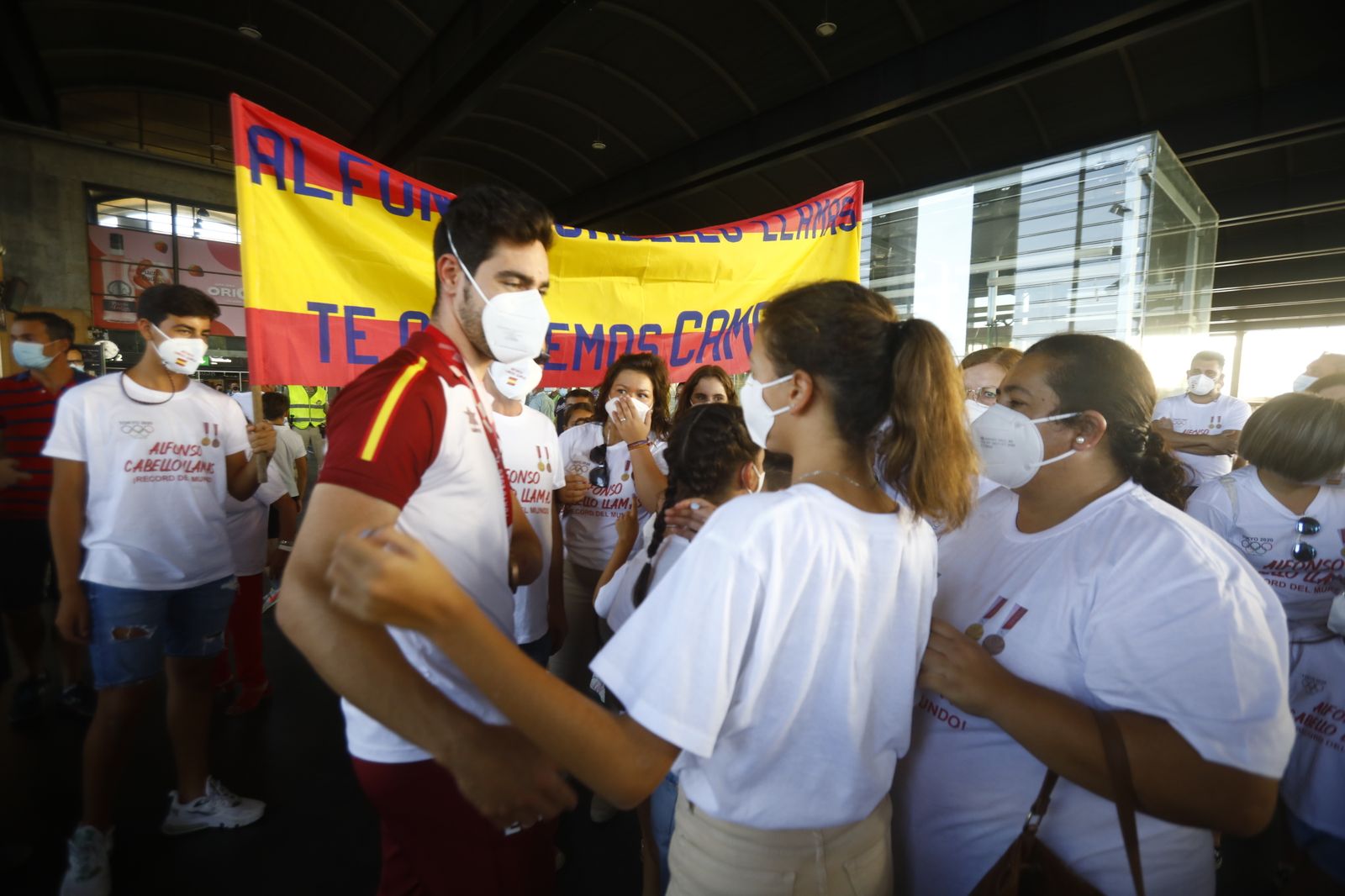 El recibimiento a Alfonso Cabello en Córdoba, en imágenes