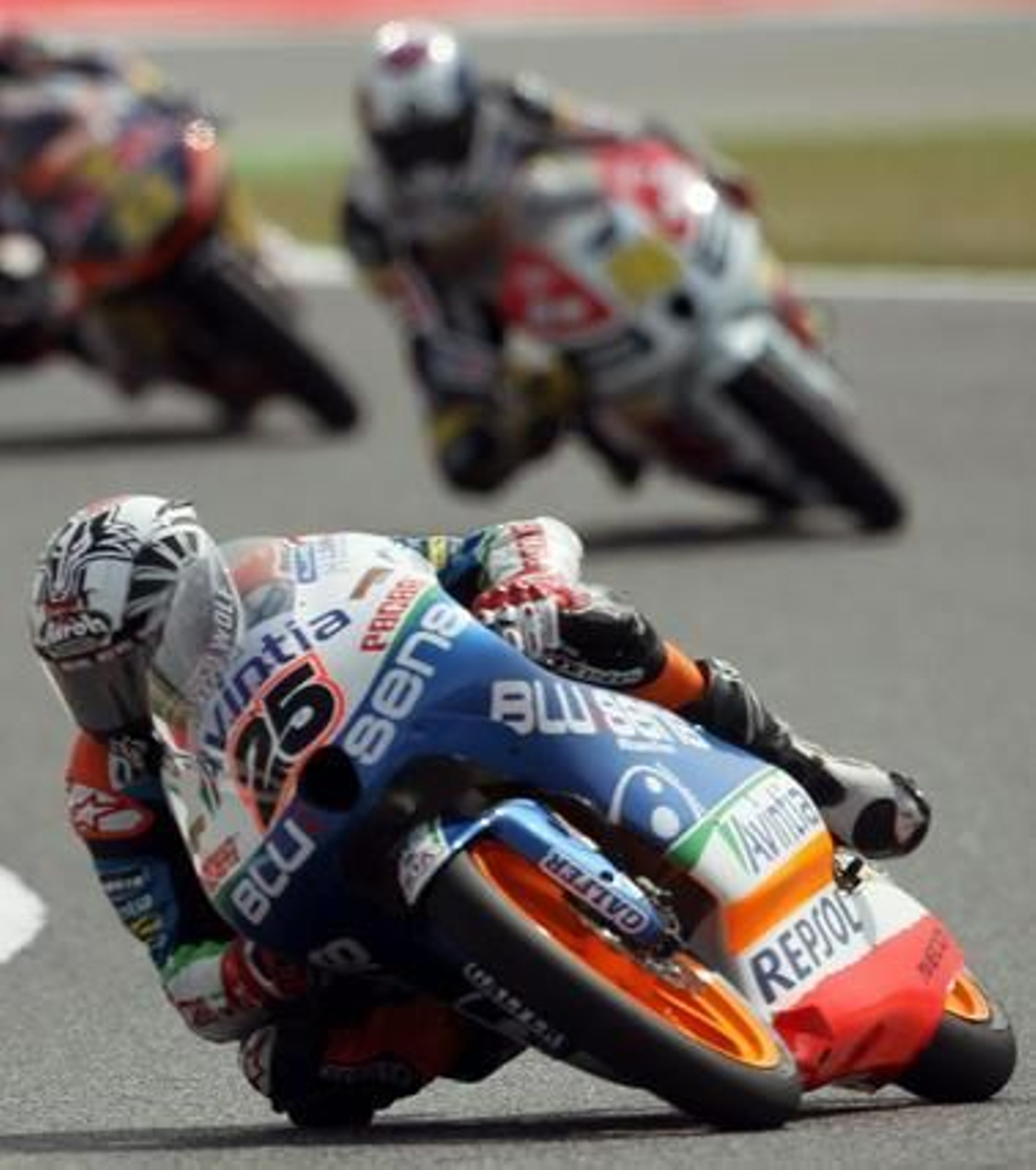 Las imágenes de la carrera de Moto3 del Gp de Cataluña.

Foto: EFE