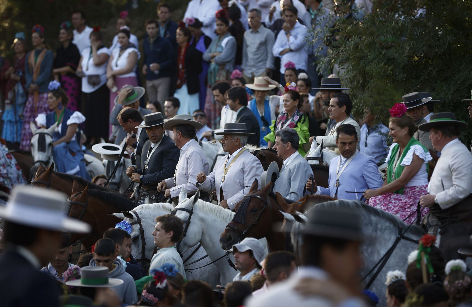 El paso de Triana y Sevilla por el Vado del Quema, en imágenes