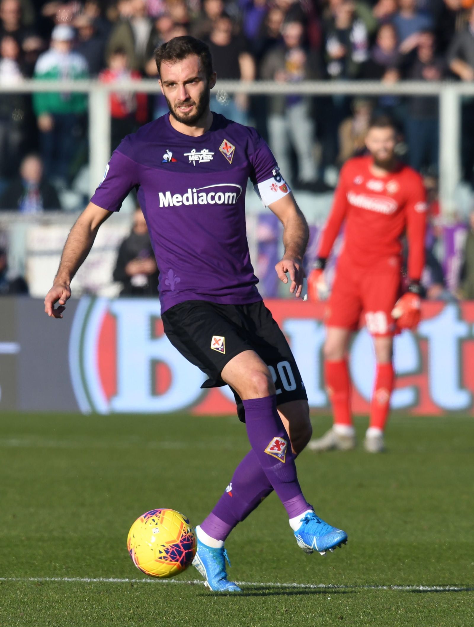 Pezzella, en un partido con la Fiorentina.
