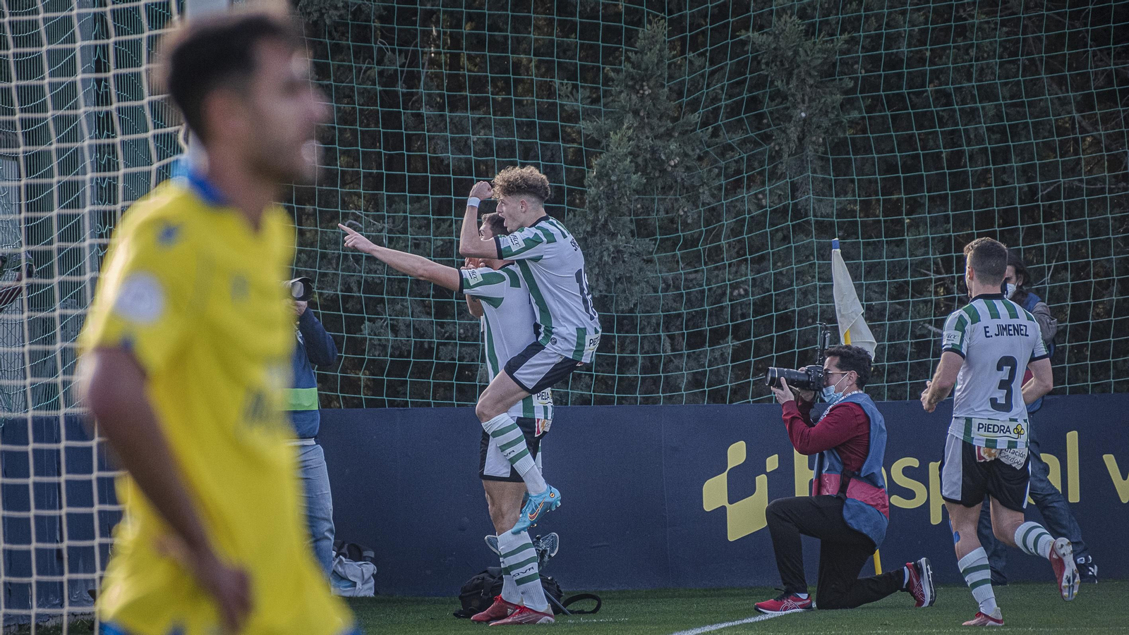 Las imágenes del triunfo del Córdoba CF ante el Cádiz B