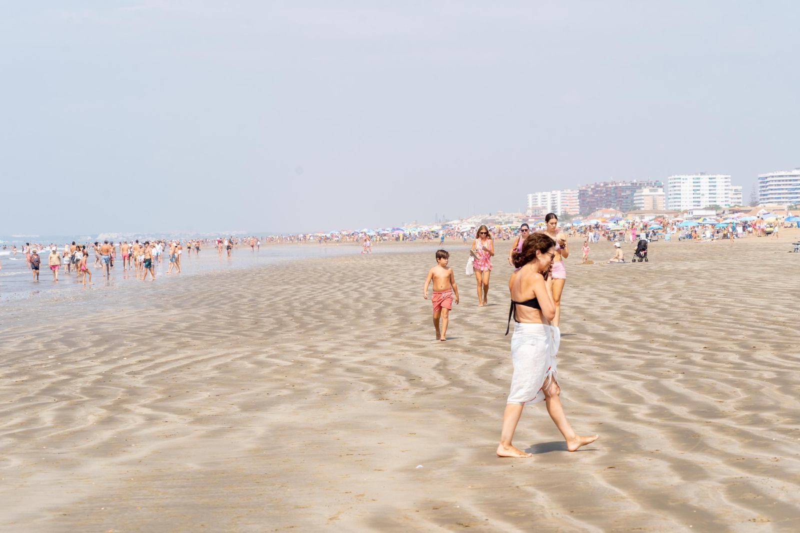 El ambiente de las playas de Huelva el domingo 24 de agosto