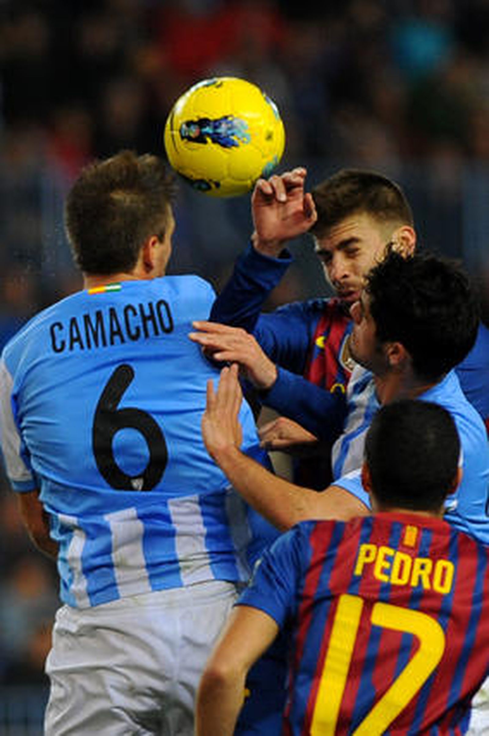 El Málaga es goleado en casa ante el Barcelona (1-4). / AFP