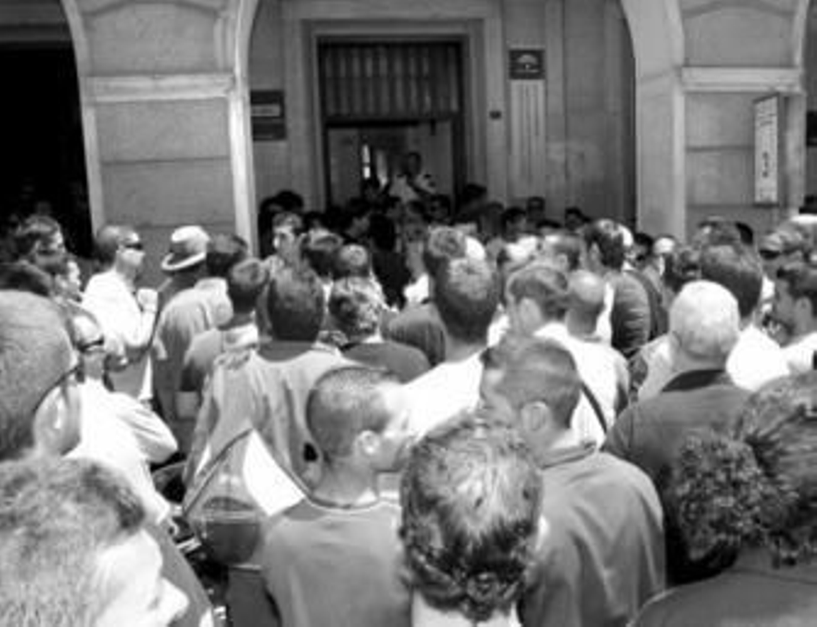 El grupo de trabajadores del metal que el lunes tomó la Gran Vía para rechazar el acuerdo de los sindicatos.