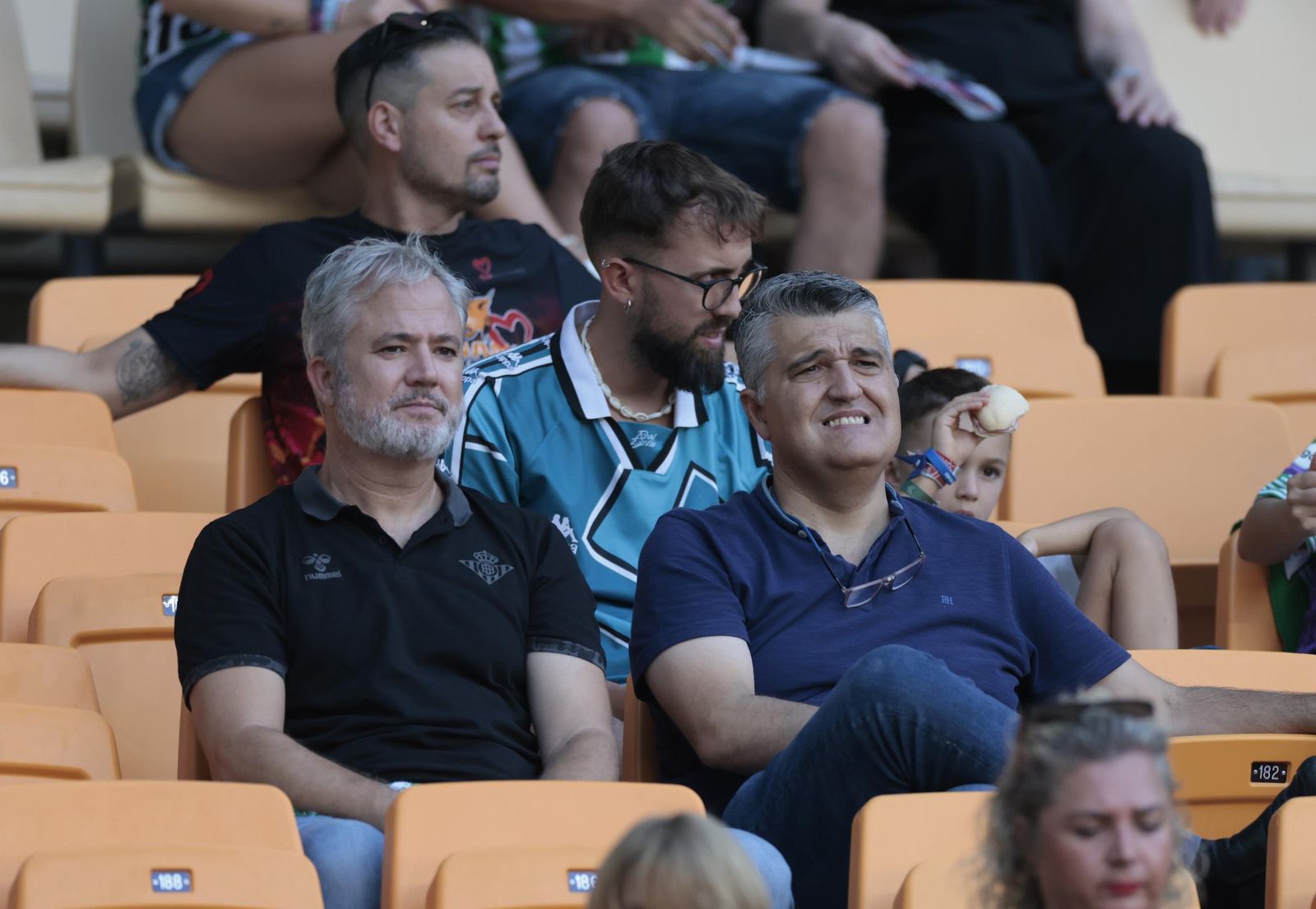 Búscate en las fotos del Betis - Athletic Club