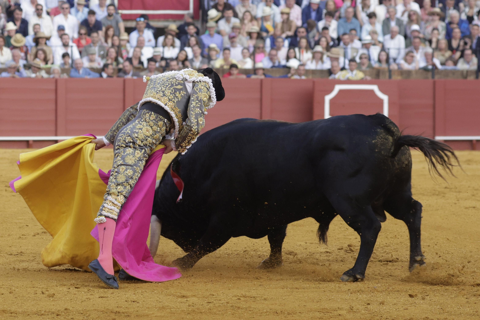 Las imágenes del la corrida del Domingo de Resurrección en la Maestranza de Sevilla