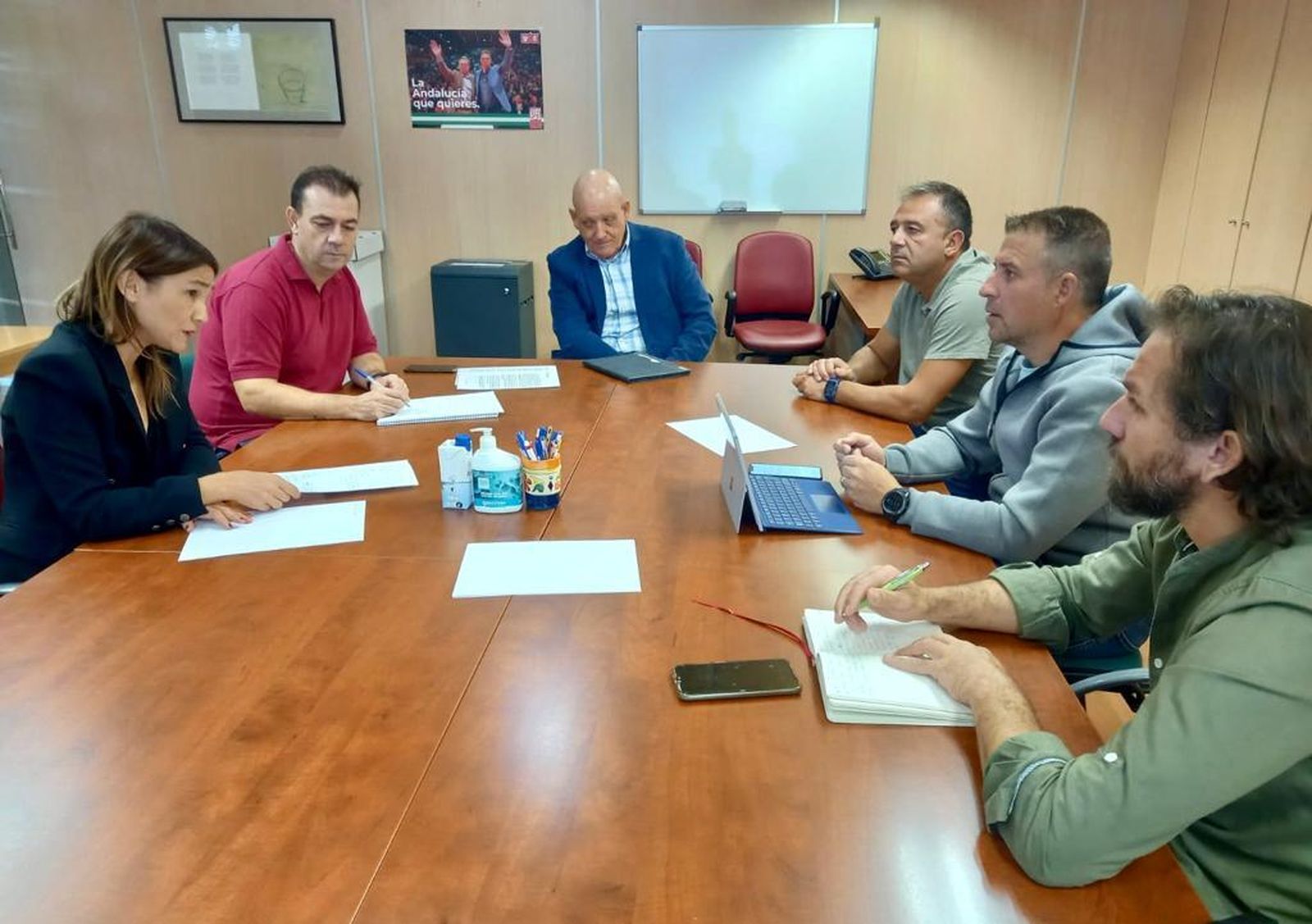 El PSOE de Granada pide a la Junta ampliar el periodo de alto riesgo de incendios y evitar el despido de efectivos del Infoca en la provincia