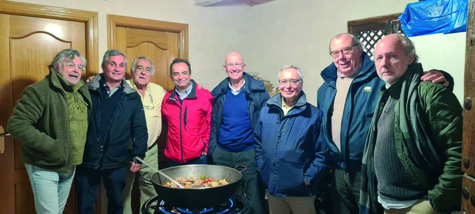 Eugenio Miñón, Javier Moris, Anastasio Herguido, Fabián Muñoz, Juan Carreras, Carlos García-Araus, José María Otero y Luis Felipe de Antonio, celebrando el 50 aniversario de la salida del colegio de El Pilar.