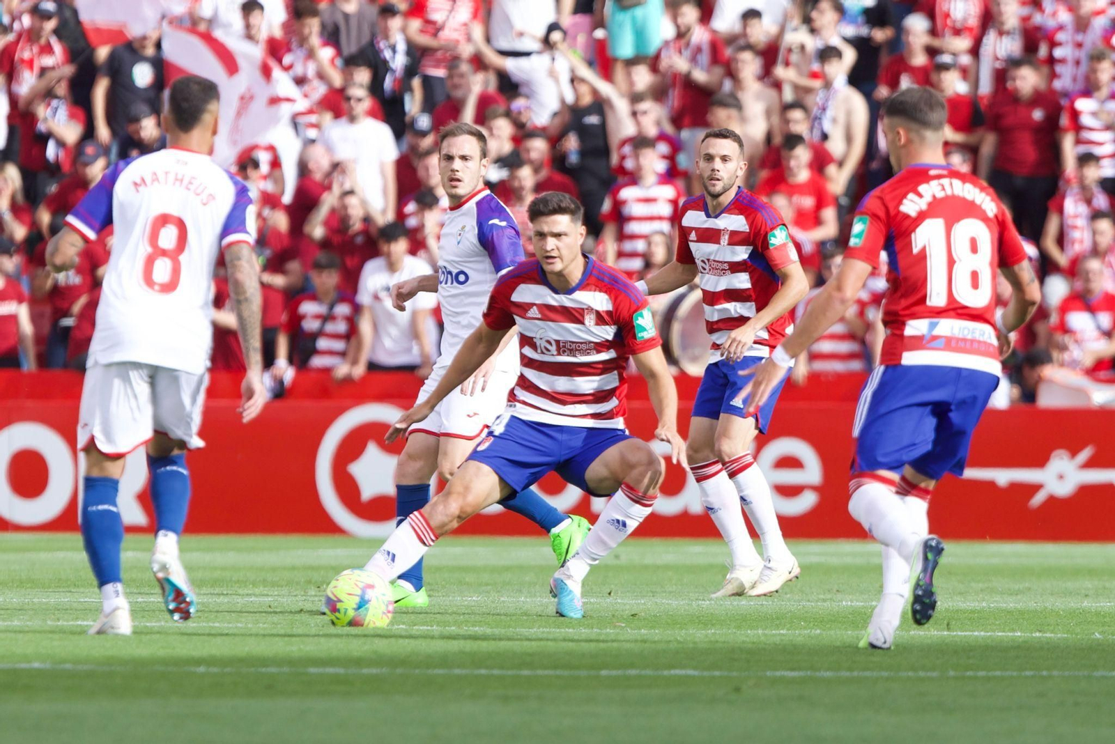 Miguel Rubio, atento a un contrario.