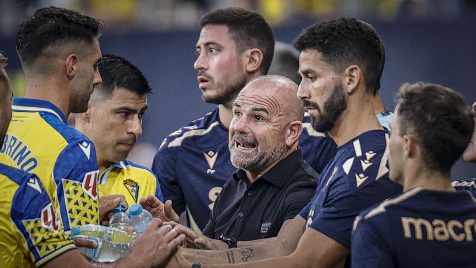 Búscate entre las fotos del partido de fútbol Cádiz CF - CD Tenerife de la Liga Hypermotion