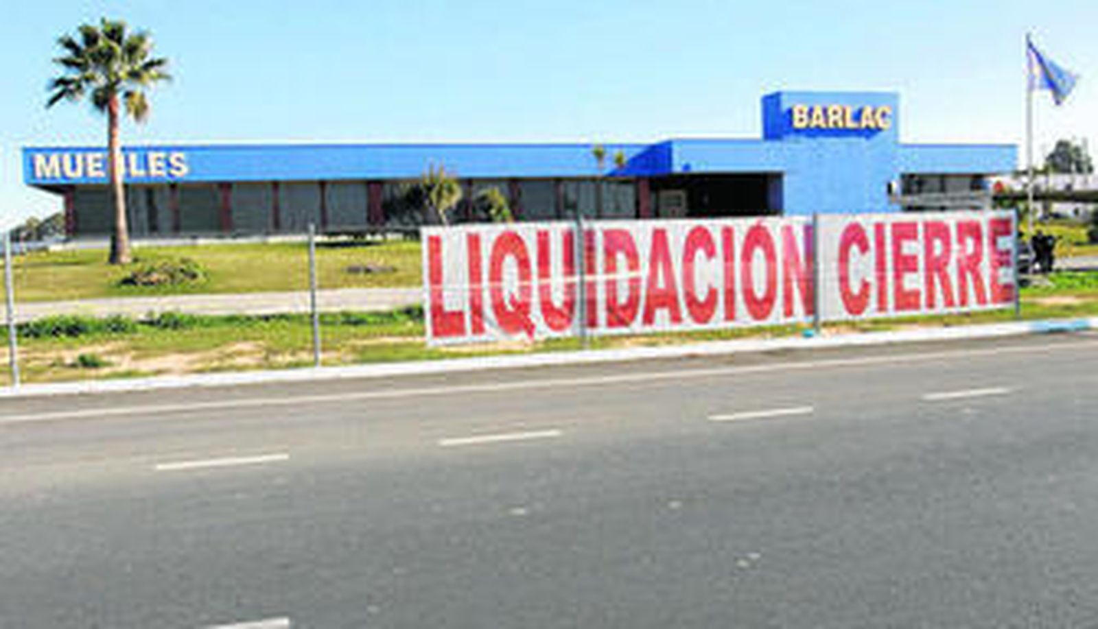 Fachada del negocio chiclanero, situado en uno de los accesos de Chiclana.