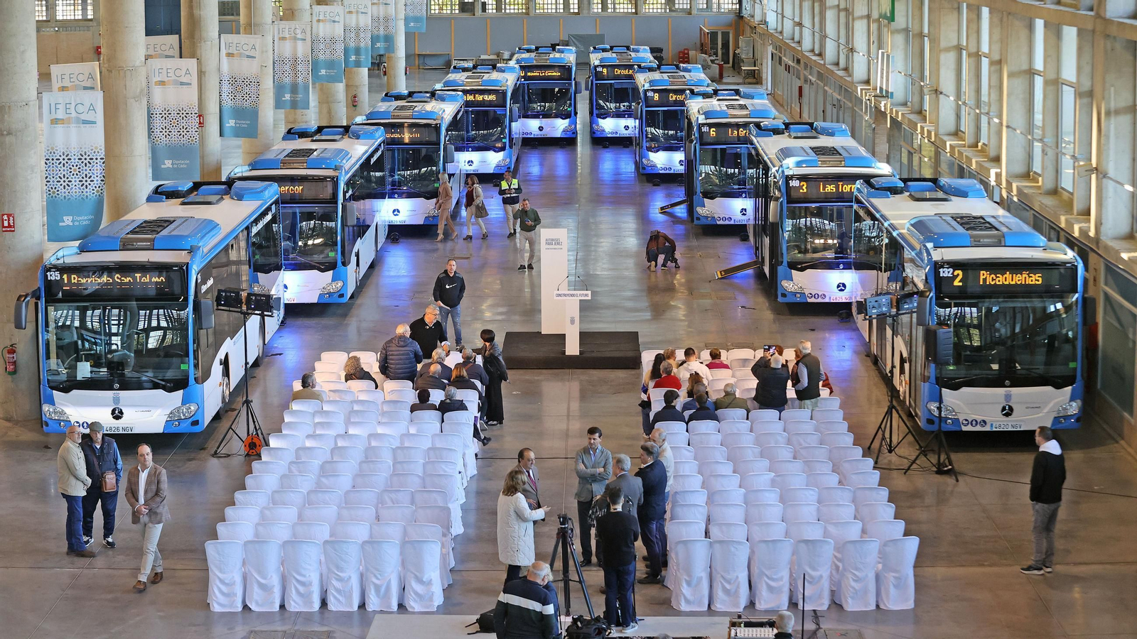 Imágenes de la presentación de los nuevos autobuses urbanos de Jerez
