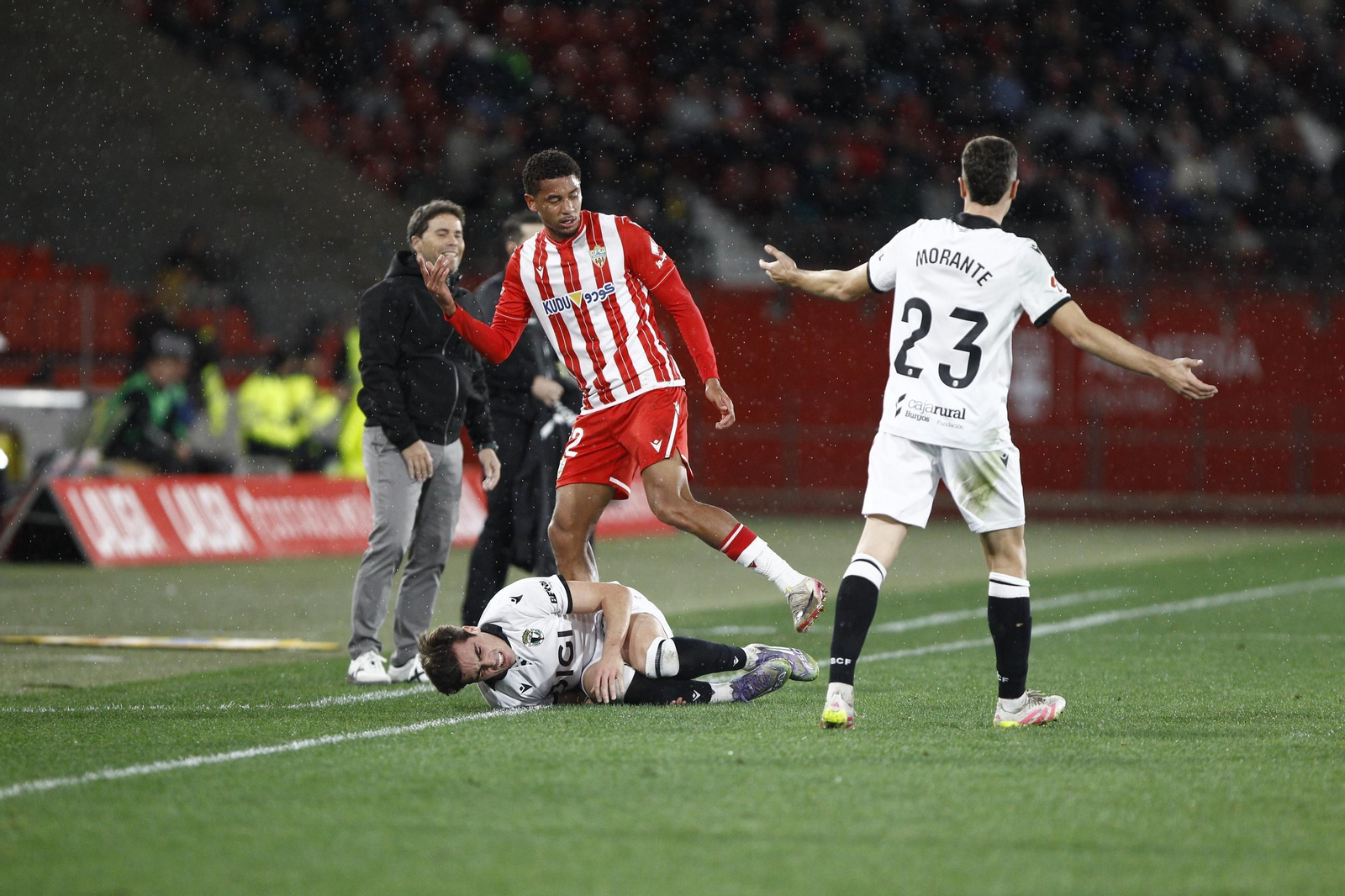 Las fotos del partido de fútbol U.D. Almería-Real Burgos