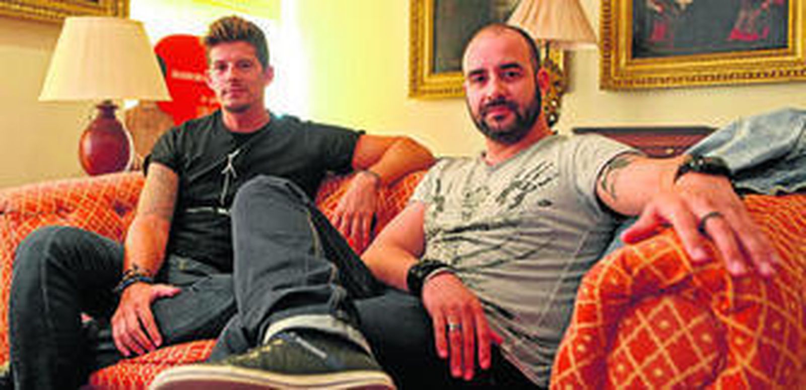 Los gaditanos Julián Delgado y Sergio Payán, Calle Salvador, ayer en la sede de este rotativo.