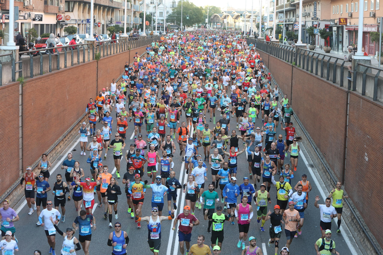 Búscate en la Zurich maratón de Sevilla