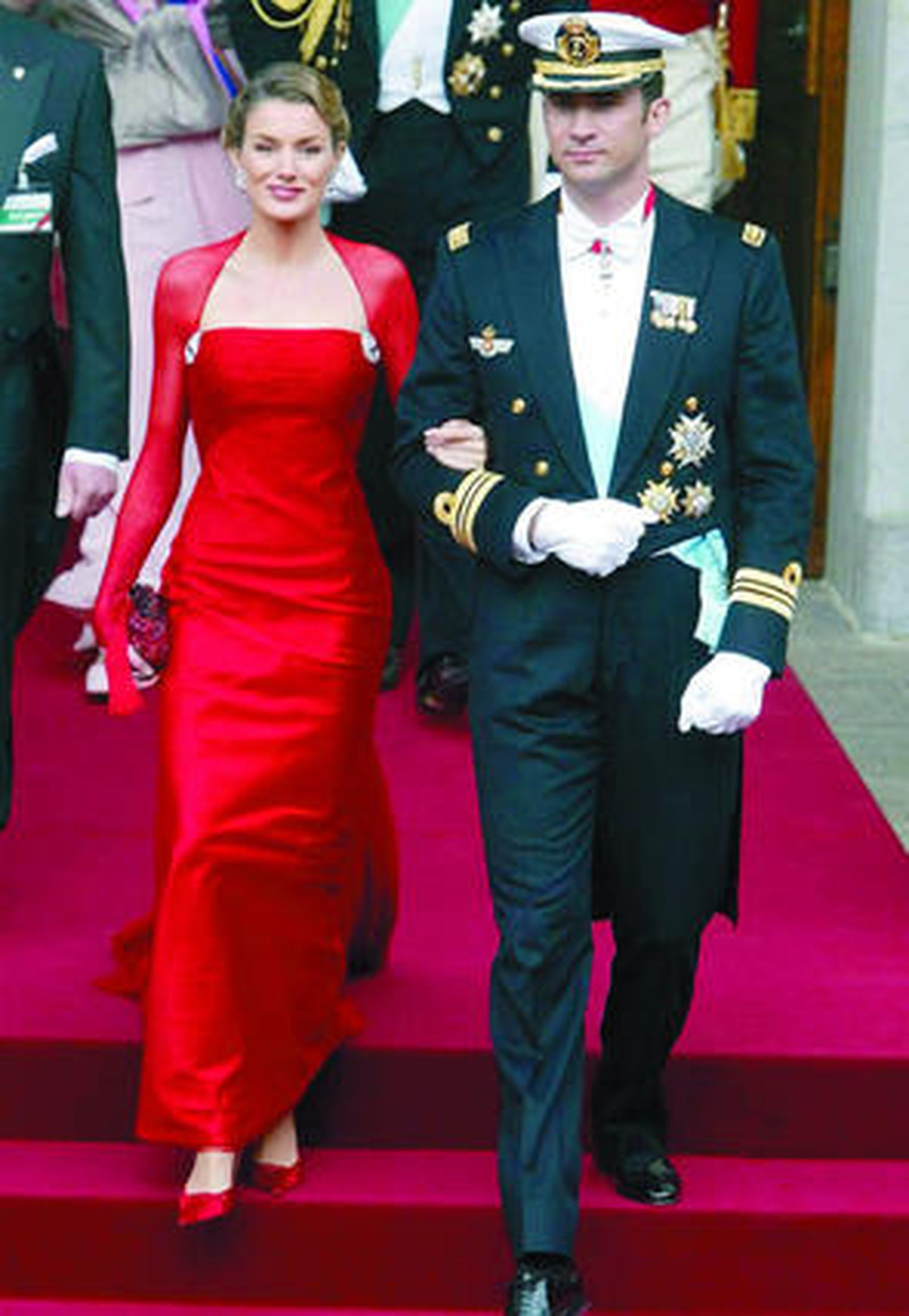 Con su prometida, Letizia Ortiz, en Copenhague, donde asistieron a la boda del príncipe Federico de Dinamarca y la australiana Mary Donaldson en 2004. / Efe