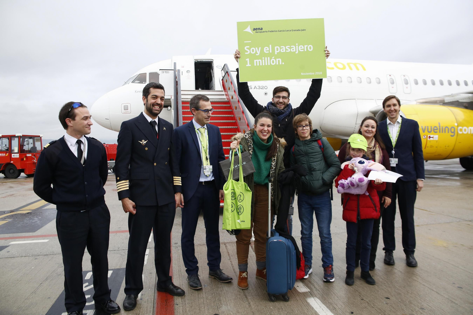 Rosa Prados, la pasajera un millón del Aeropuerto de Granada