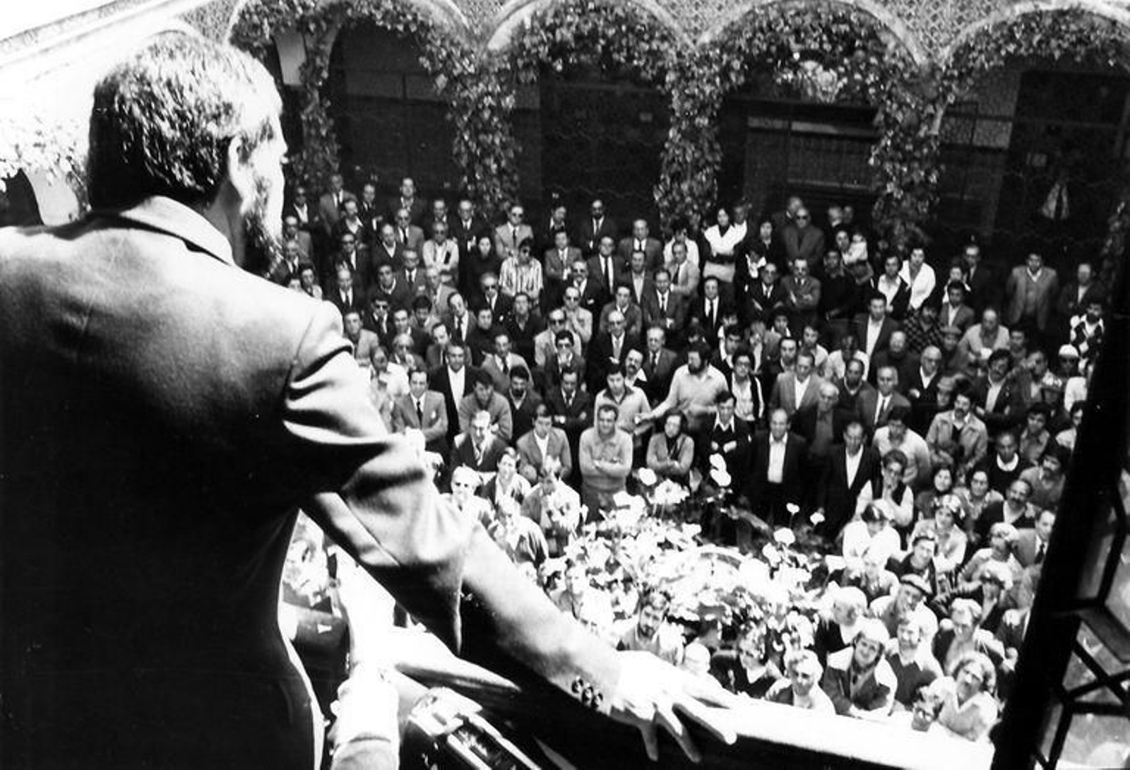 Recorrido fotográfico por los años de Julio Anguita como alcalde de Córdoba