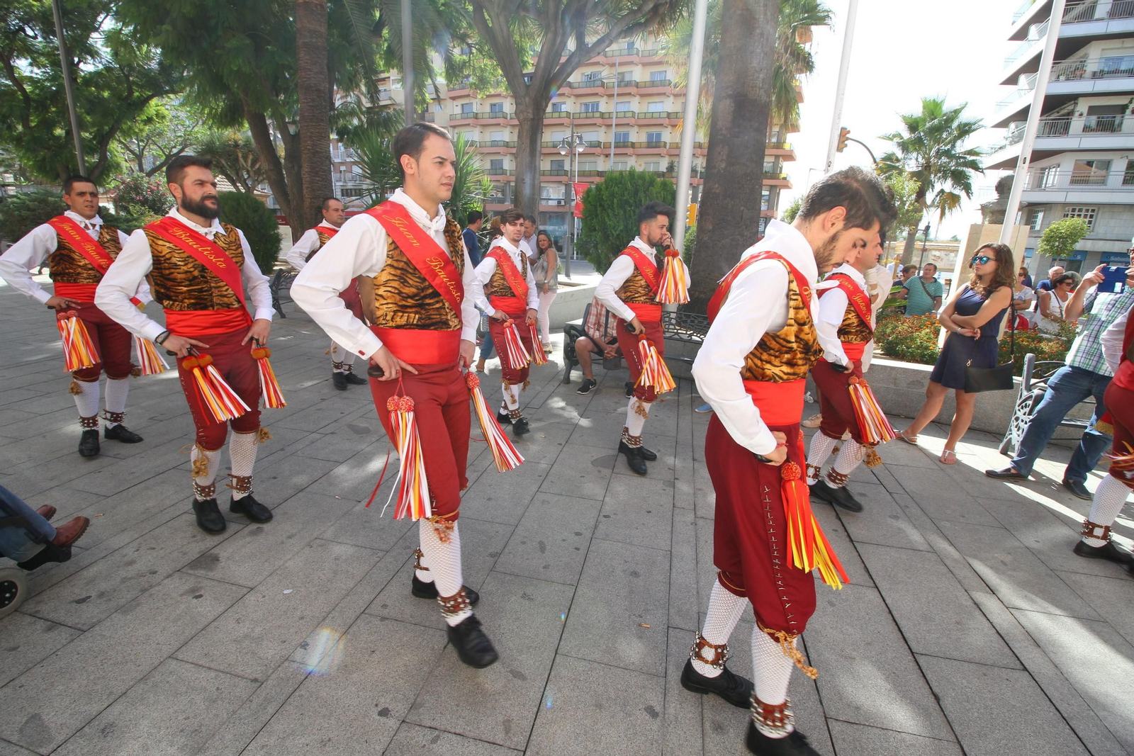 Imágenes del desfile Iberoamericano de bailes.