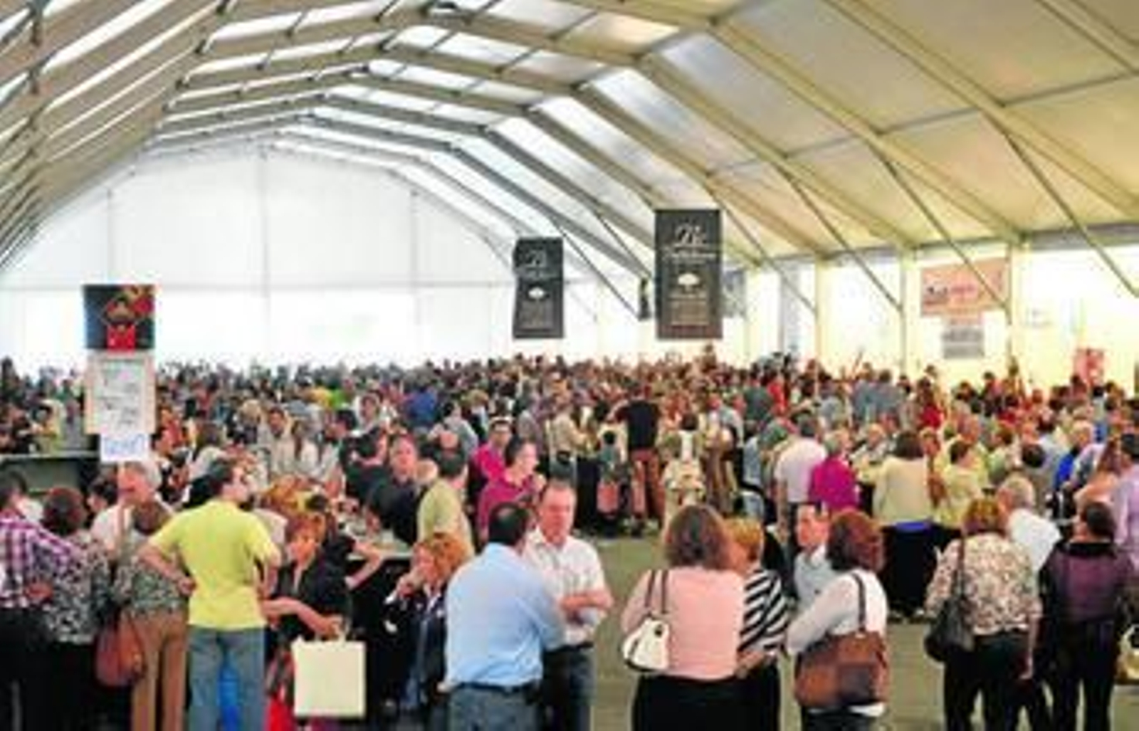 La Feria del Jamón desborda todas las expectativas y reúne a 30.000 personas