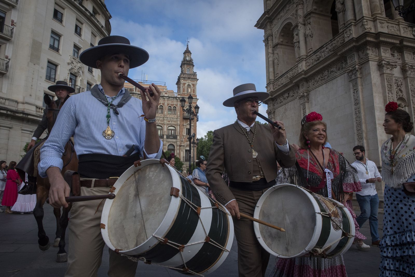 Las imágenes de la salida de la Hermandad del Rocío de Sevilla