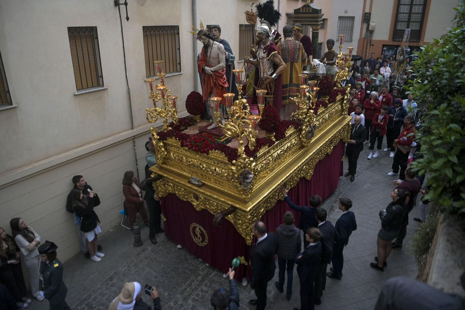 Así vivió el Realejo el nuevo recorrido de la Hermandad de las Maravillas