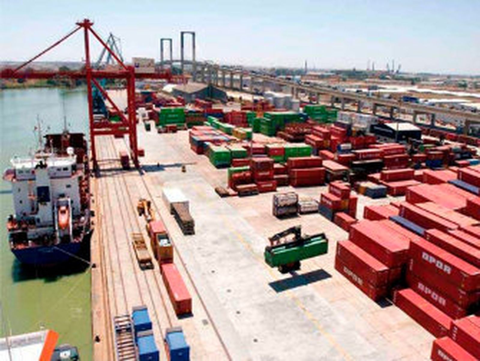 El Puerto se coloca entre los diez del país con más tráfico de contenedores