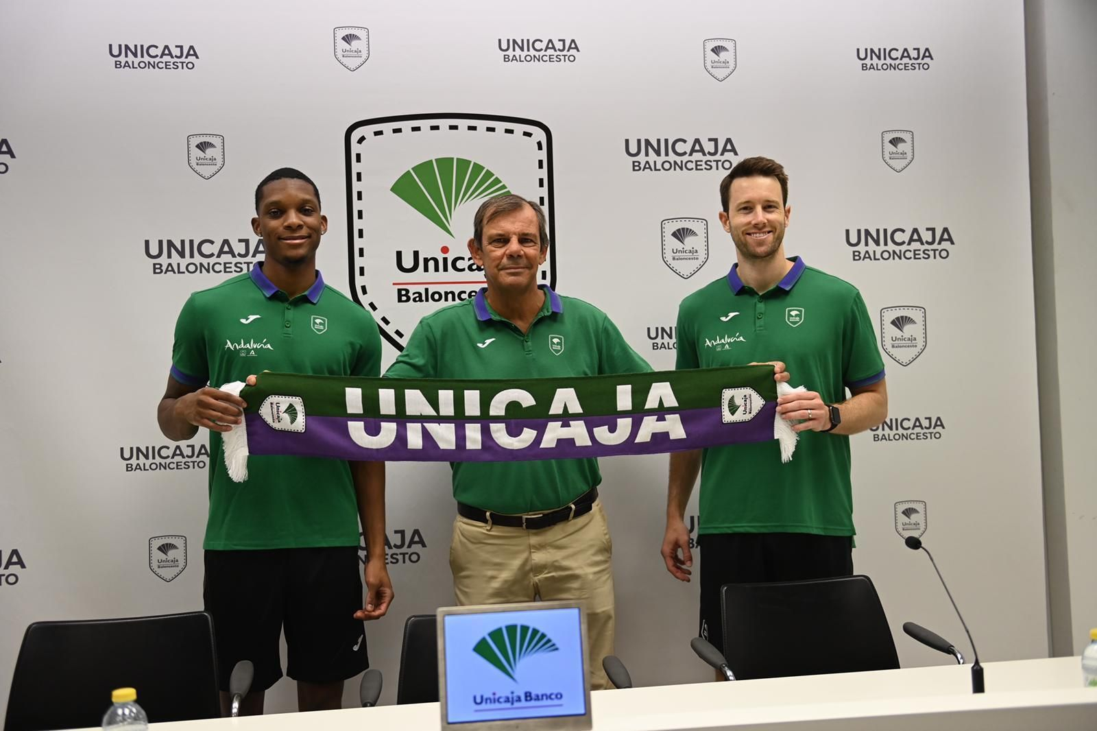 Las fotos de la presentación de Tyson Carter y Tyler Kalinoski